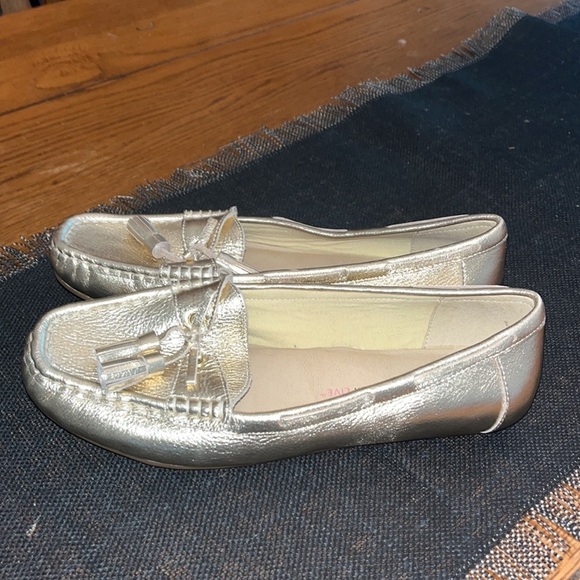 Isaac Mizrahi Live Gold metallic Lame' Tassel leather Loafers 9W new preppy - Picture 1 of 8